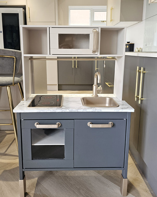 Stylish Cool Beans & Smudge Kids’ Kitchen Makeover