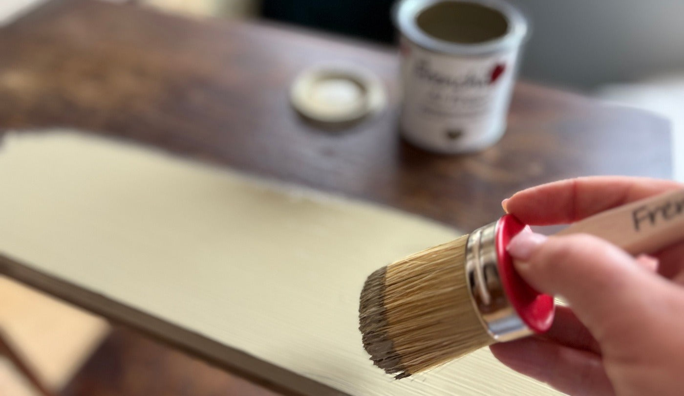 What Do I Need to Paint Shabby Chic Furniture?